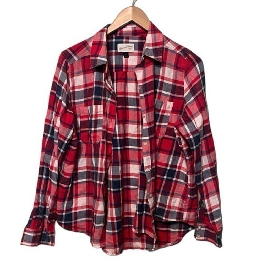 Universal Thread long sleeve button up plaid shirt size medium red white blue